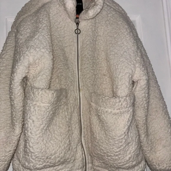 Cozy White Sherpa Jacket cream zip front me Jane brand like new - Picture 10 of 14